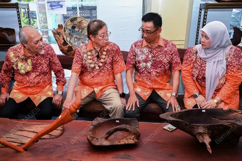 TAN SRI ABANG JOHARI TUN OPENG