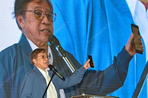 TAN SRI ABANG JOHARI TUN OPENG