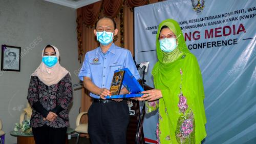 DATUK SERI FATIMAH ABDULLAH