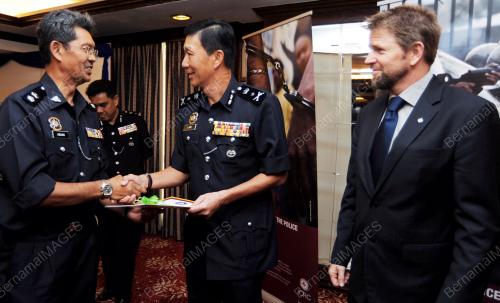 SK05_29112012_POLIS_ICRC