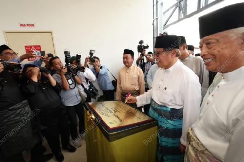 TAN SRI ABANG JOHARI TUN OPENG