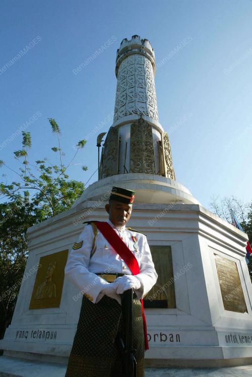 HARI PAHLAWAN