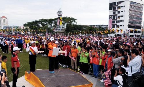 SK05_31082012_MERDEKA_SARAWAK