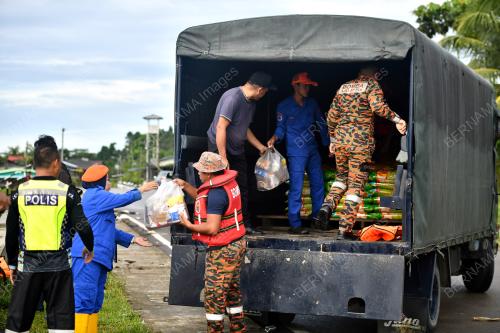 RUMAH PANJANG MULO SUNGAI KAKUS