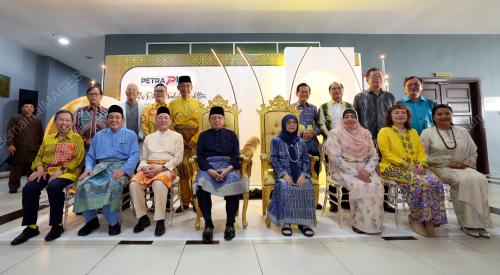 TAN SRI ABANG JOHARI TUN OPENG