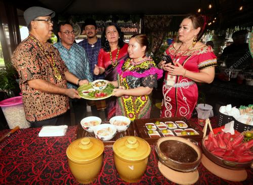 DATUK AARON AGO DAGANG
