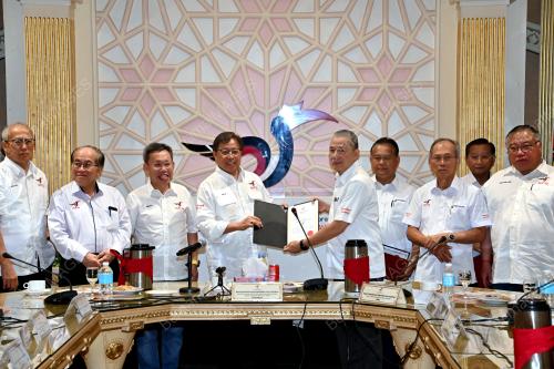TAN SRI ABANG JOHARI TUN OPENG