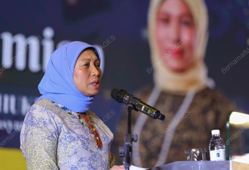 DATUK SERI NANCY SHUKRI