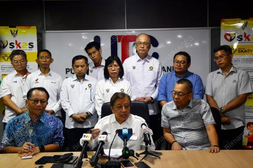 TAN SRI ABANG JOHARI TUN OPENG