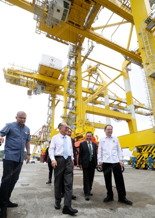 DATUK AMAR DOUGLAS UGGAH
