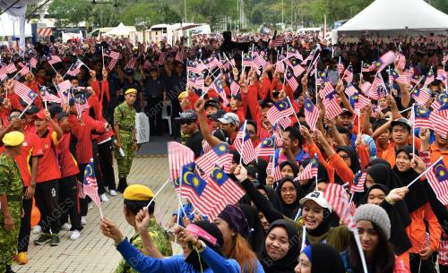 SK06_05112017_EKSPRESI_NEGARAKU