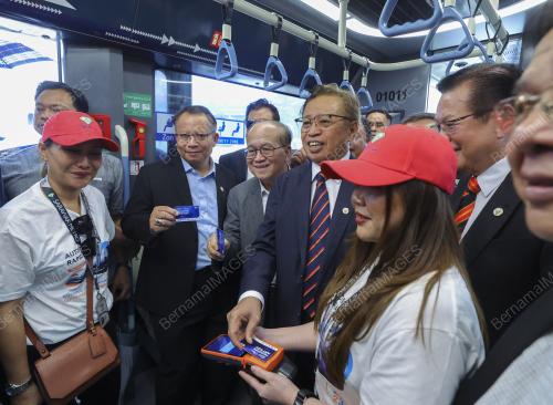 TAN SRI ABANG JOHARI TUN OPENG