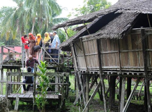 KAMPUNG BUDAYA SARAWAK