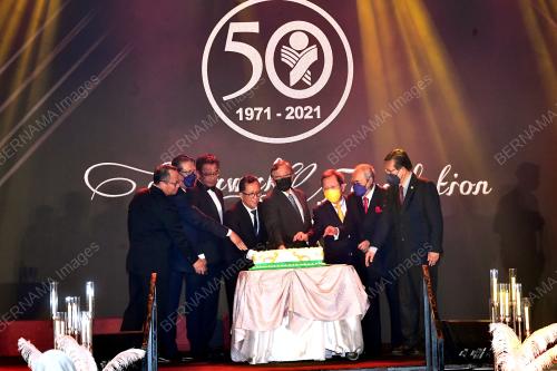 TAN SRI ABANG JOHARI TUN OPENG