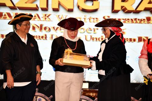 DATUK SERI NANCY SHUKRI