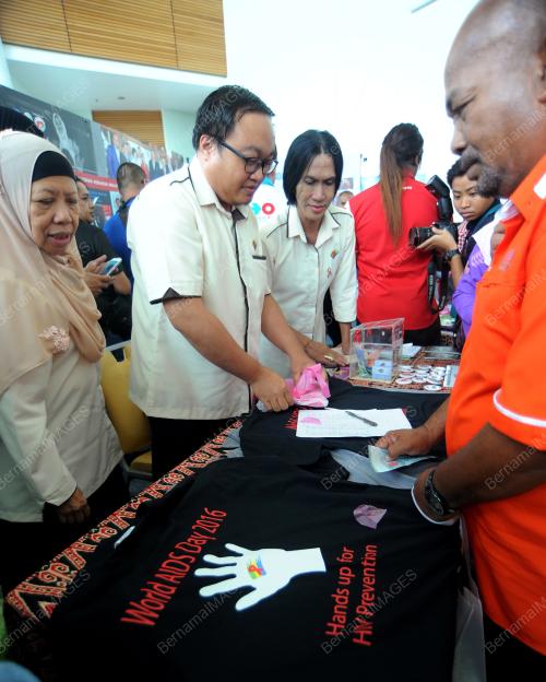 SK06_08122016_HARI_AIDS