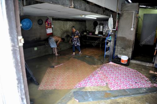 SK06_10022016_BANJIR