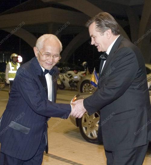 DR HARIS SILAJDZIC