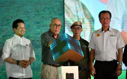 DATUK LEN TALIF SALLEH