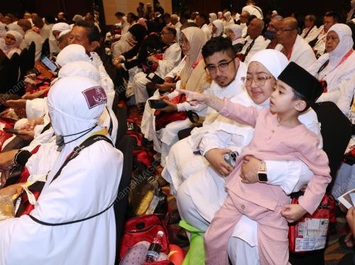 TAN SRI ABANG JOHARI TUN OPENG