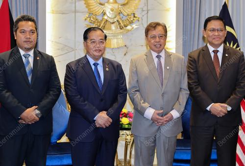 TAN SRI ABANG JOHARI TUN OPENG