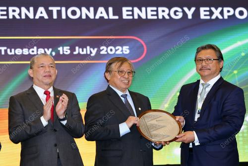 TAN SRI ABANG JOHARI TUN OPENG