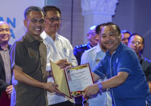 FAHMI FADZIL