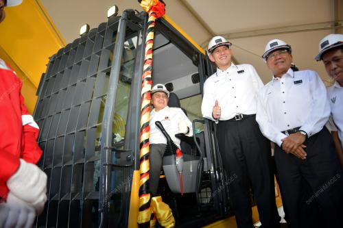 TAN SRI ABANG JOHAHARI TUN OPENG