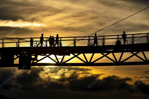 PEMANDANGAN SENJA DI KUCHING