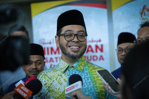 SENATOR DR ZULKIFLI HASAN