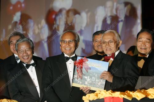 SK06_21052012_ULANGTAHUN