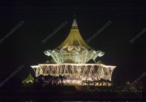 KOMPLEKS DUN_SARAWAK