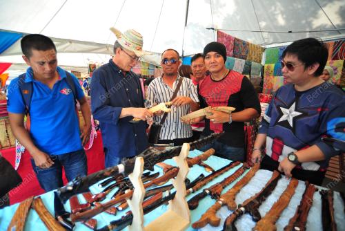 SK06_21092015_PAMERAN_KRAF