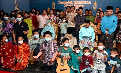 RUMAH TERBUKA