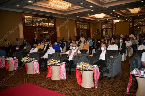 DATUK SERI ISMAIL SABRI YAAKOB