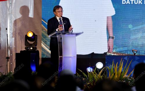 TAN SRI ABANG JOHARI TUN OPENG