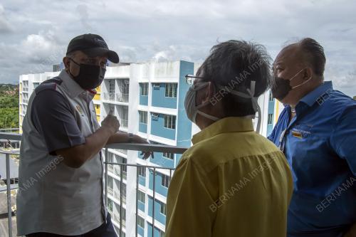 DATUK SERI REEZAL MERICAN NAINA MERICAN