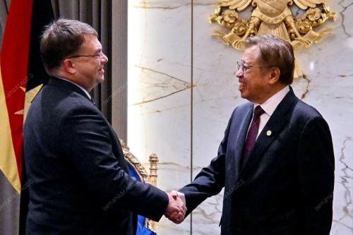 TAN SRI ABANG JOHARI TUN OPENG