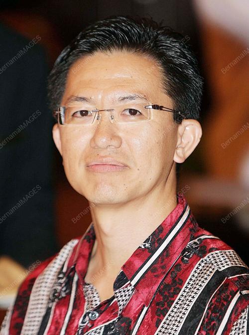 ROBERT LAU