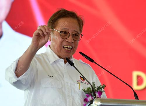 TAN SRI ABANG JOHARI TUN OPENG
