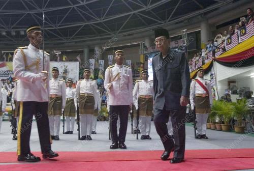 TUN ABANG MUHAMMAD SALAHUDDIN ABANG BARIENG