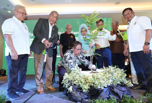 TAN SRI ABANG JOHARI TUN OPENG