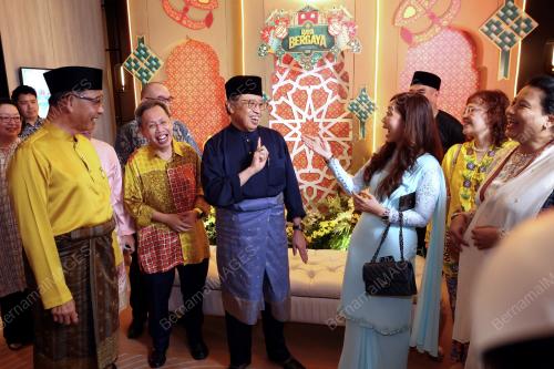 TAN SRI ABANG JOHARI TUN OPENG