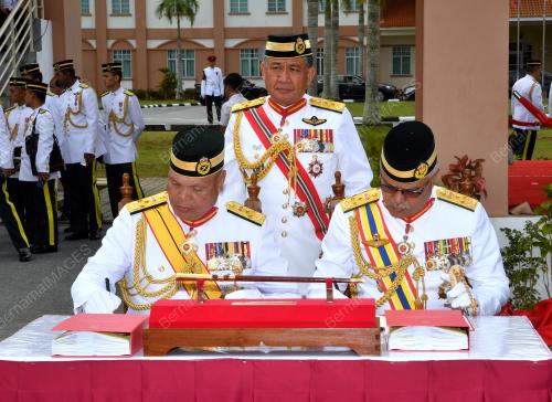 SK07_02112018_TONGKAT_KUASA_BN201811012553