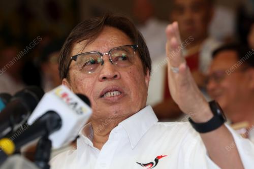 TAN SRI ABANG JOHARI TUN OPENG