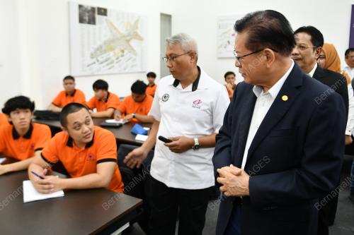 DATUK SERI LEE KIM SHIN