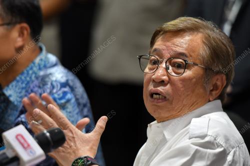 TAN SRI ABANG JOHARI TUN OPENG