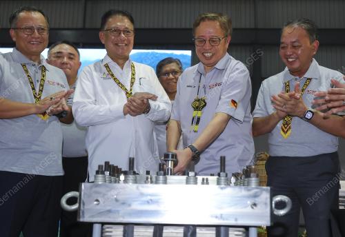 TAN SRI ABANG JOHARI TUN OPENG