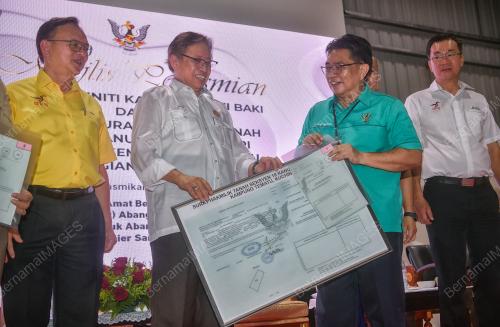 TAN SRI ABANG JOHARI TUN OPENG