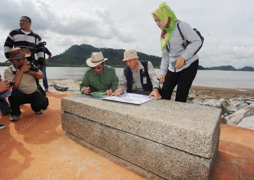 SK07_07122016_BATU_BERGAMBAR